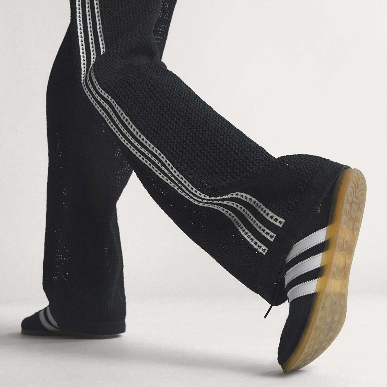 Pantalon de survêtement adidas Knitted Crochet Firebird Track Pants L - adidas Originals - Modalova