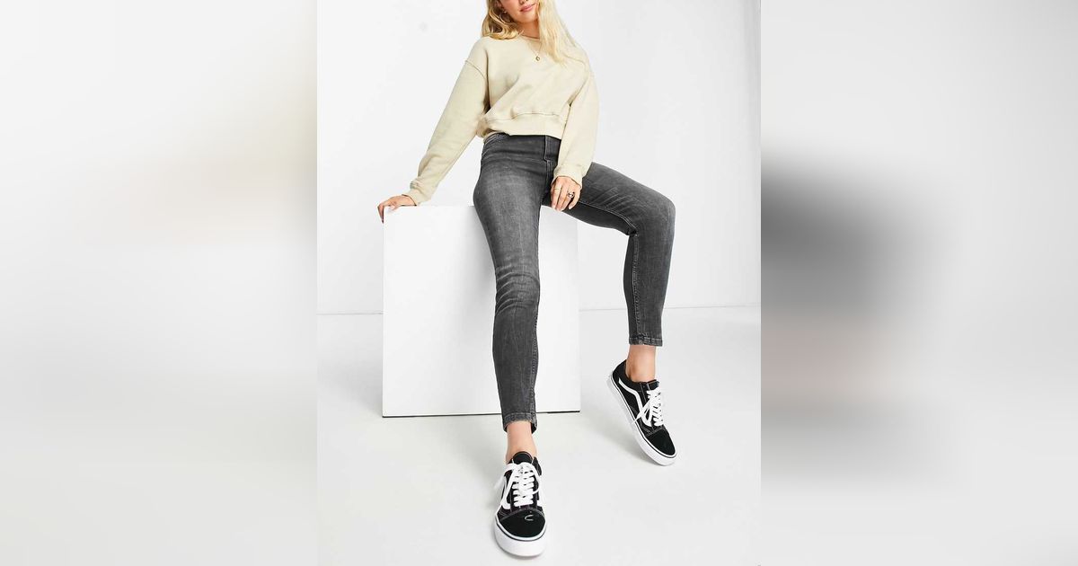 Jean skinny hotsell taille haute bershka
