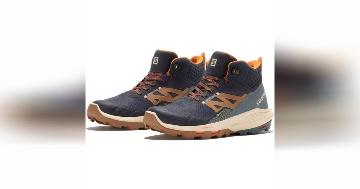OUTpulse Mid GORETEX Walking Boots AW22 Modalova